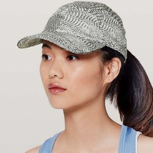 Lululemon Athletica Grey Baller Hat Run Lightweight Classic Ball Cap